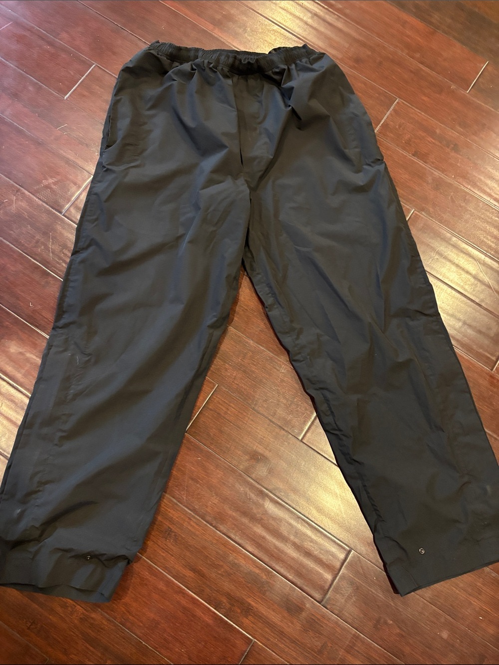GORE-TEX Men's Black Water-Resistant Jogger Pants